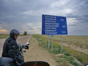 neue Stra�e mit Wegweiser!!!